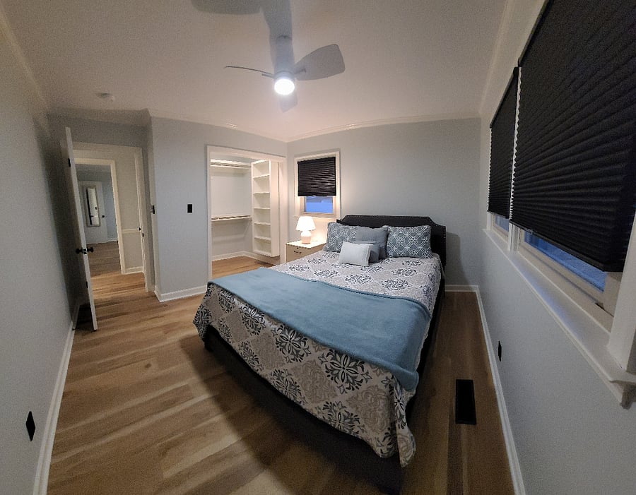 2nd Bedroom with Queen bed and1 open closet space