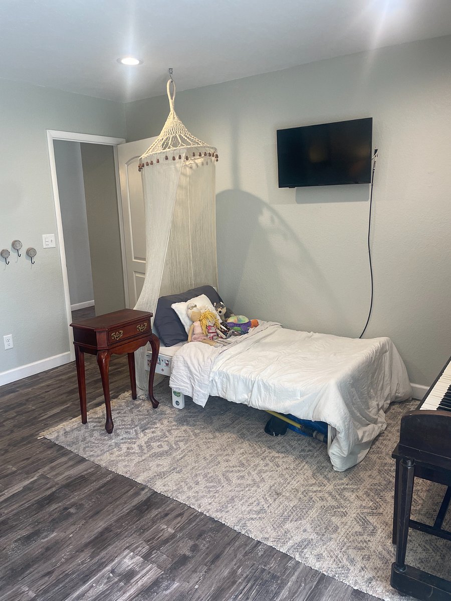 Furnished Finder property 860273_1 photo 11