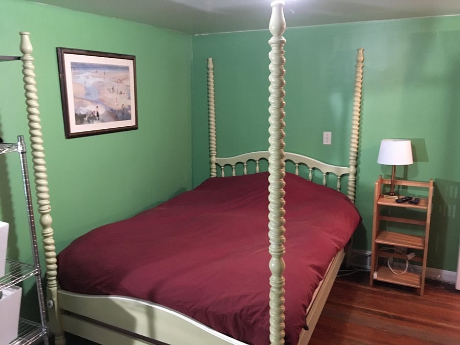 Full size bed