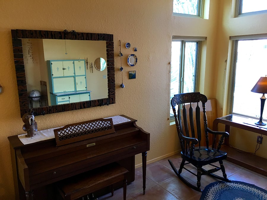 Living Room & Dining area