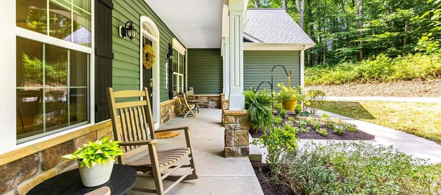 FRONT PORCH AVAILABLE TO GUESTS