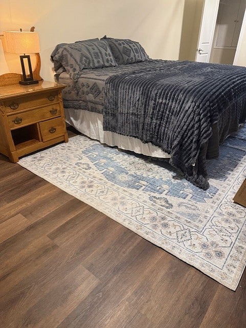 MASTER BEDROOM IN APARTMENT