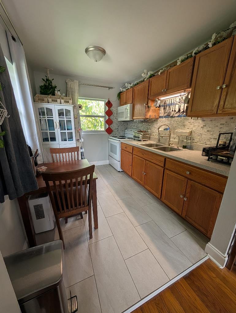 Furnished Finder property 860467_1 photo 7