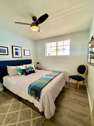 Cozy queen bed with full closet including washer/dryer