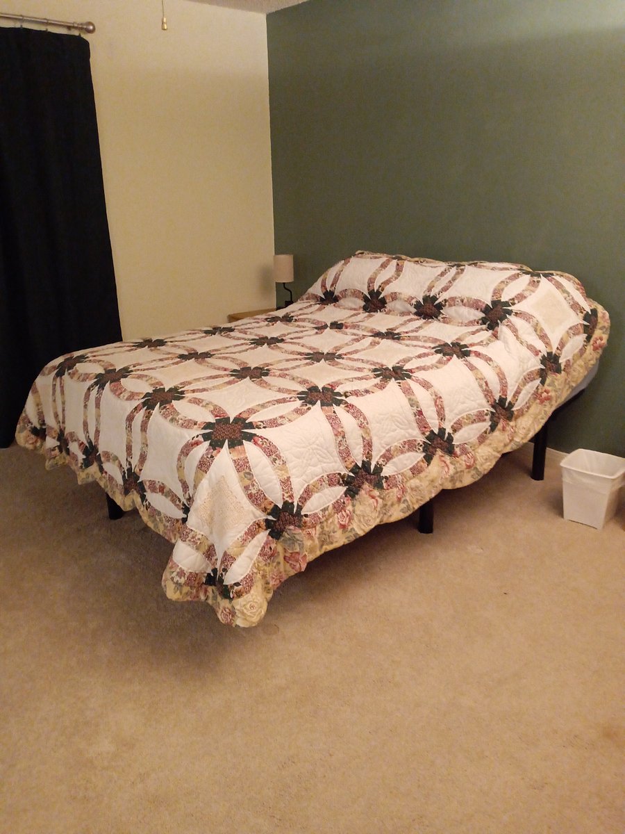 Fully adjustable bed