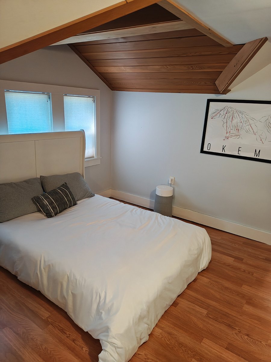 Upstairs bedroom in loft.