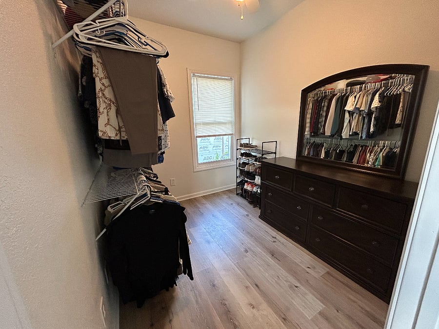 Walk- in closet
- Dresser included