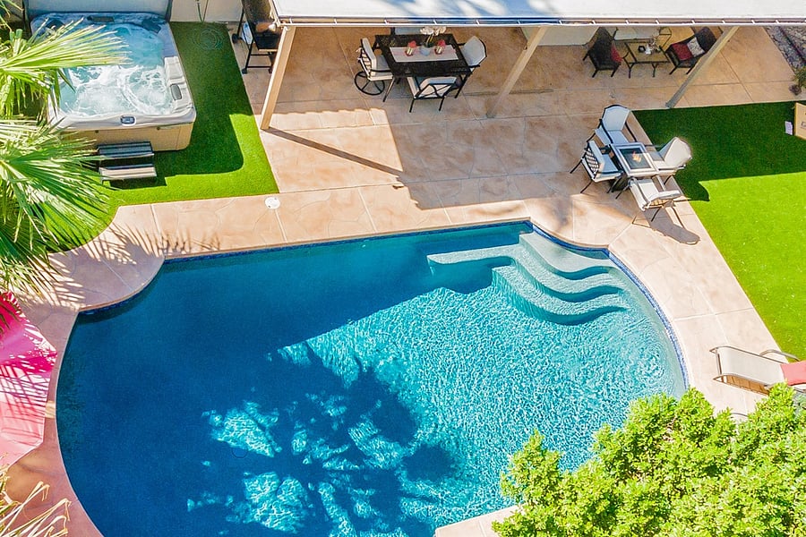Awesome Backyard Paradise: Pool can be heated or cooled