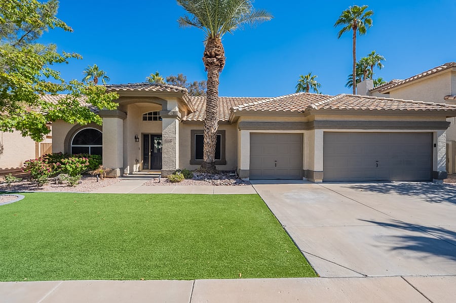 Spacious 3-Car Garage