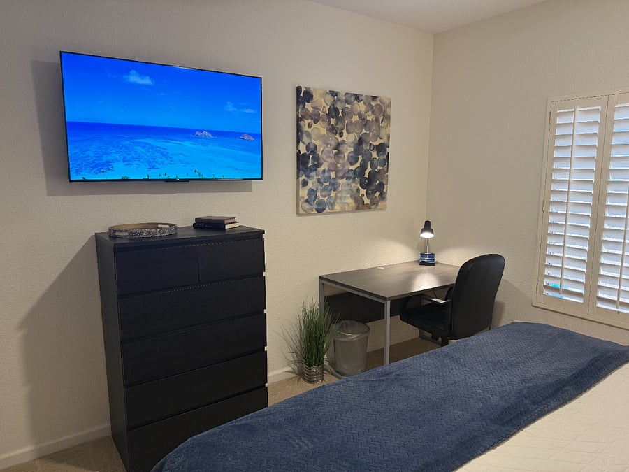 New Smart TV + 2nd Office Space
