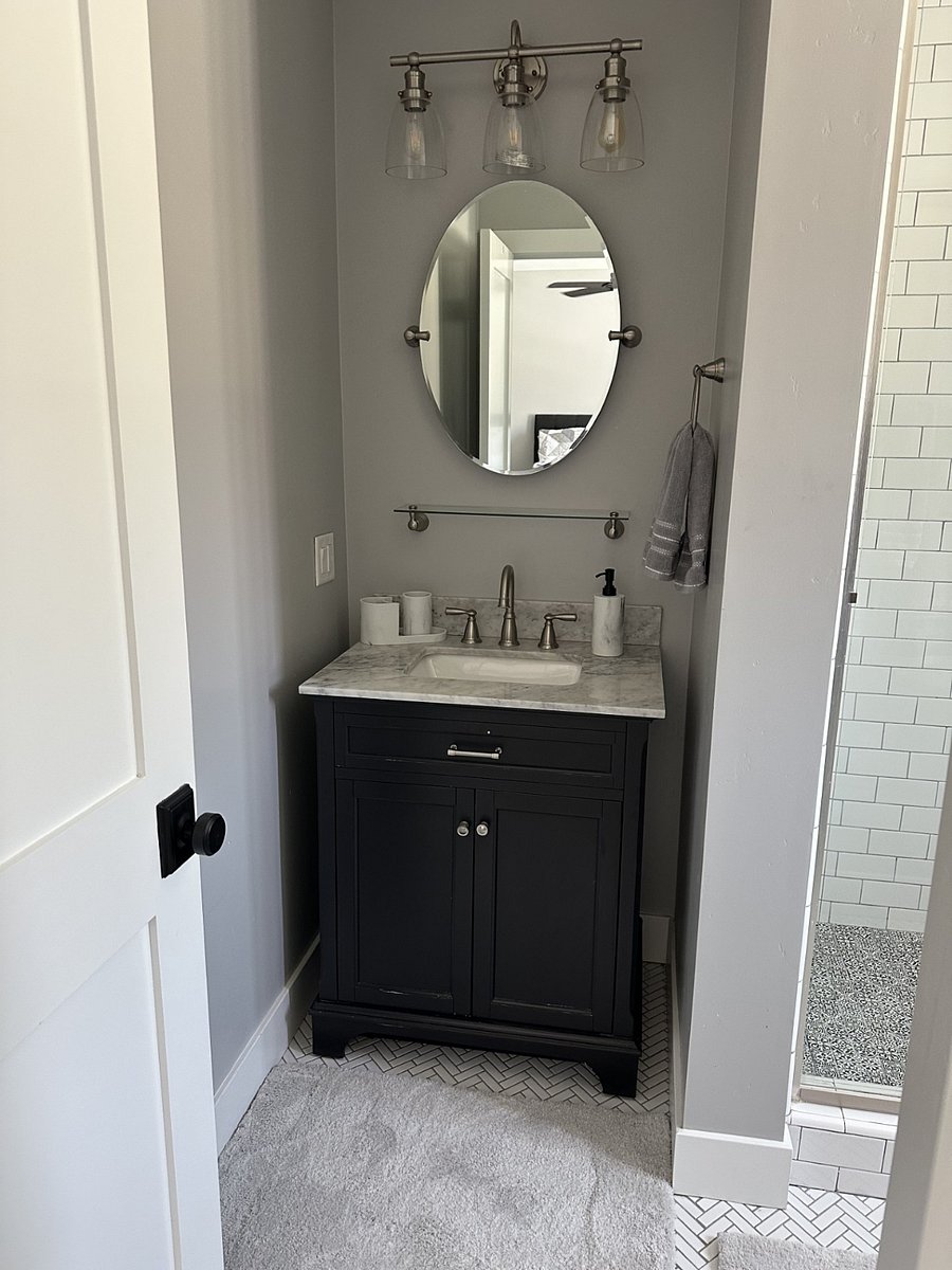 PRIVATE BATHROOM