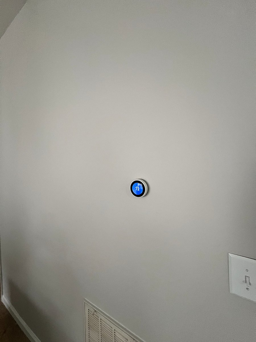 Nest smart thermostat 