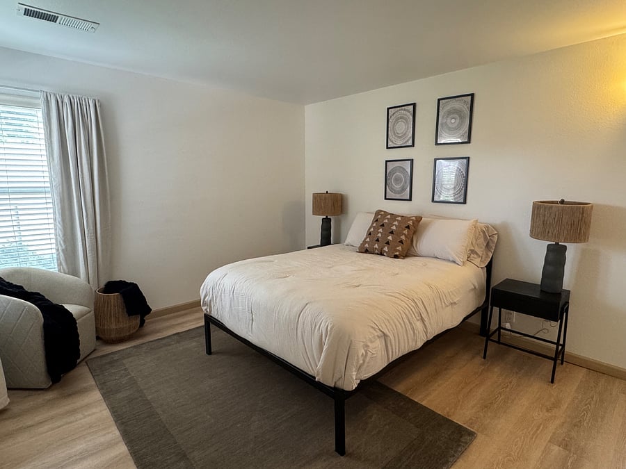 Bedroom 2 Queen-size