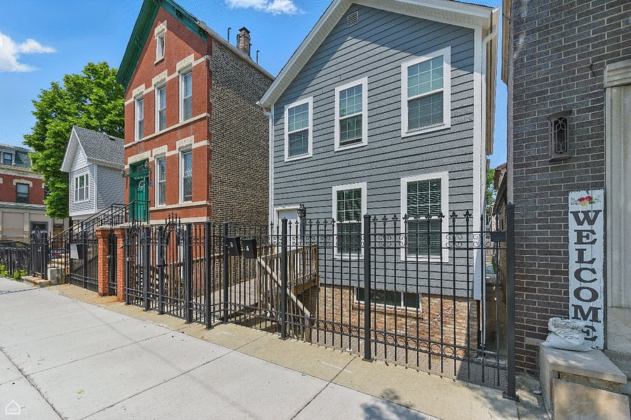 A beautifully serene, street-level unit with private entry, sleek modern finishes, and smart lock access.