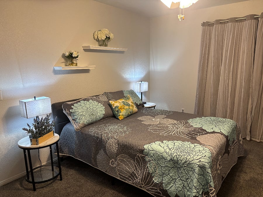 Master Bedroom Queen Bed