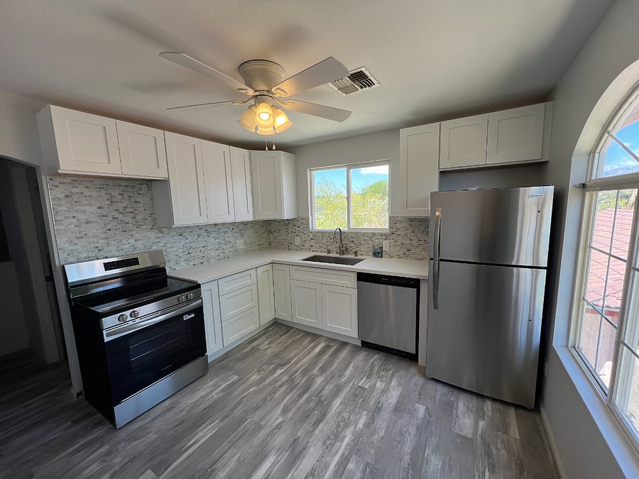Full Kitchen all New Appliances