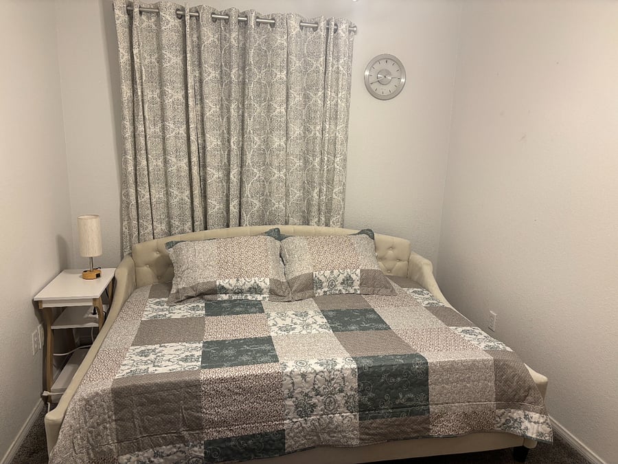 Guest Room with Full Bed
