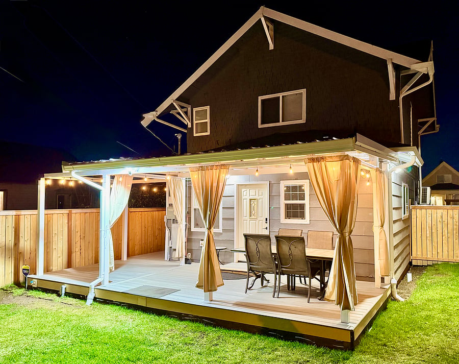 Covered patio in the backyard