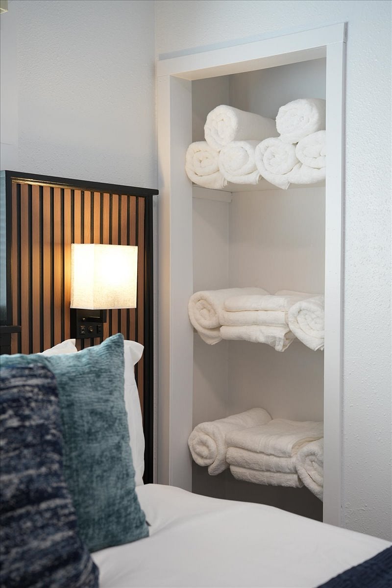 Primary Bedroom premium USB lighting