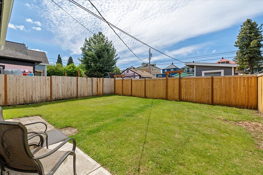 Large backyard fully fenced