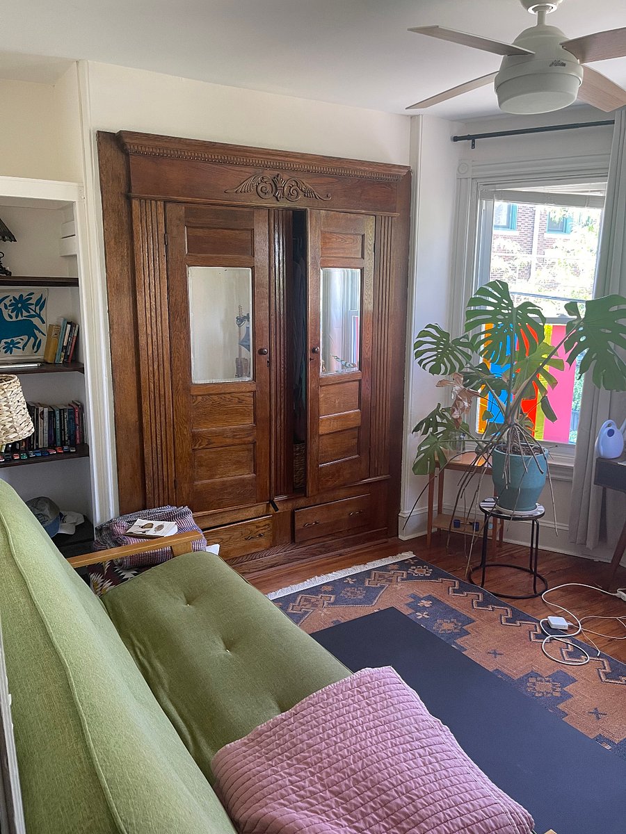 2nd bedroom, guest room, office, yoga/meditation space. Up to you!