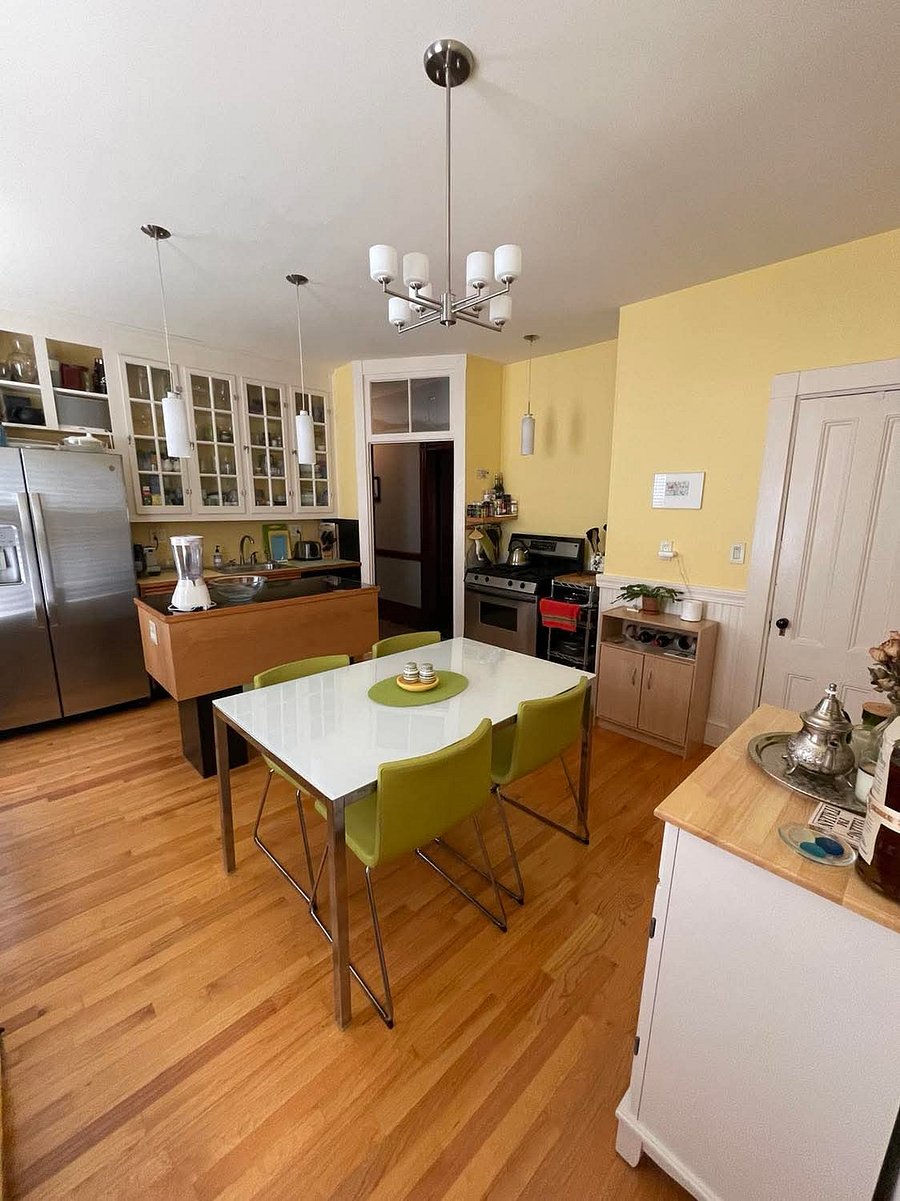 Large eat-in kitchen