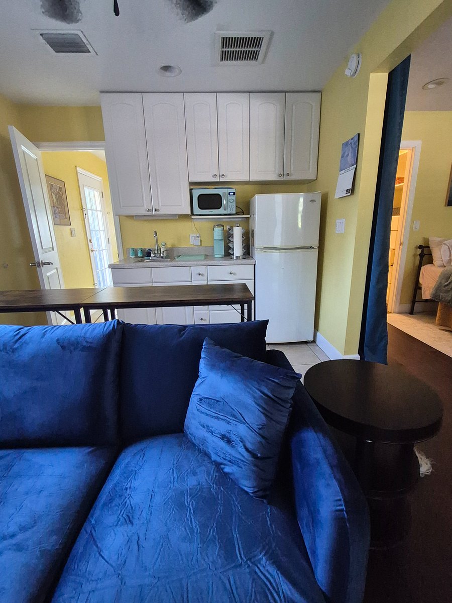 kitchenette, fridge, Kuerig, microwave,