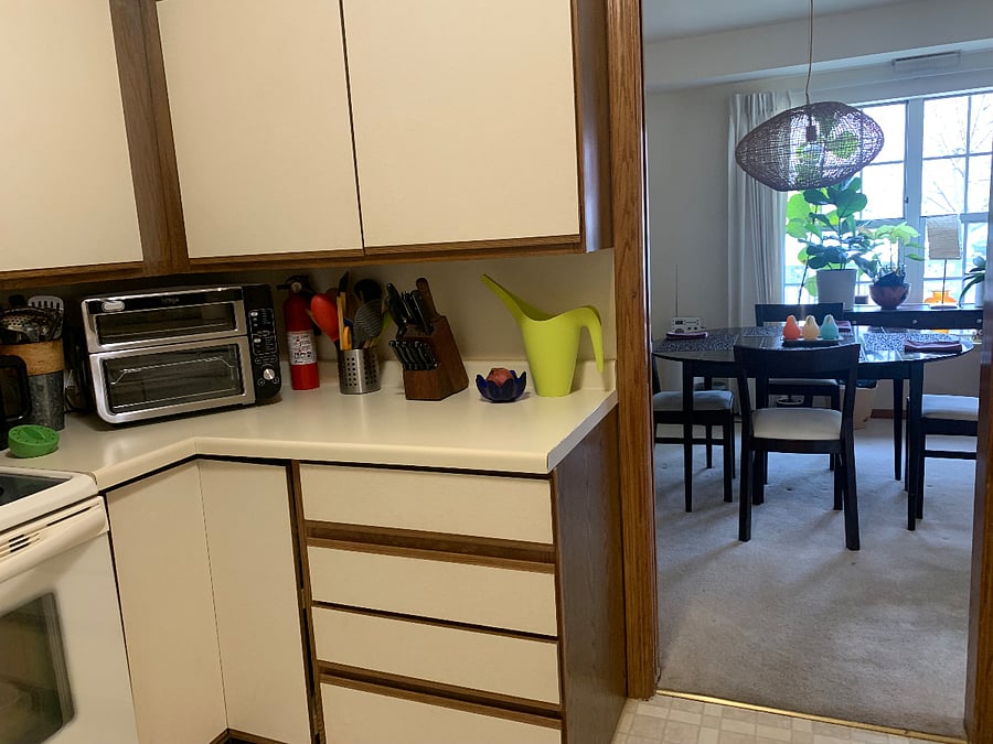 Kitchen includes a Double Ninja Countertop Oven w/Airfryer and a multi-cooker, and the nearby dining area is also available for your use.