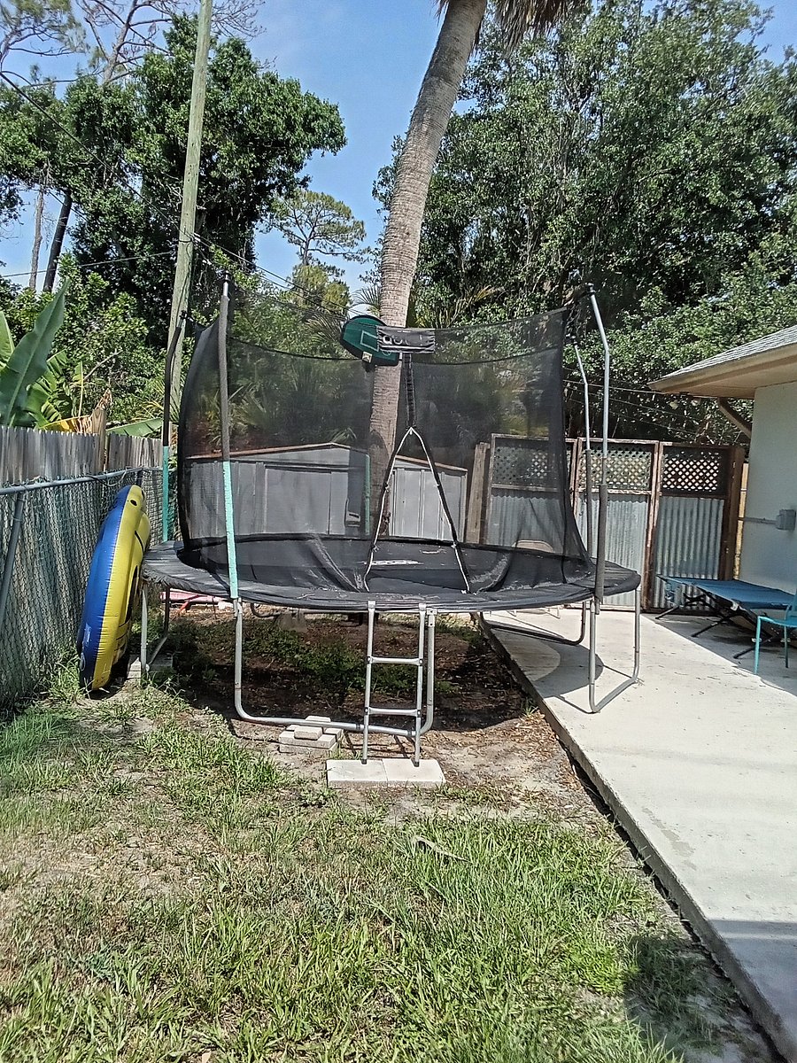 Trampoline 