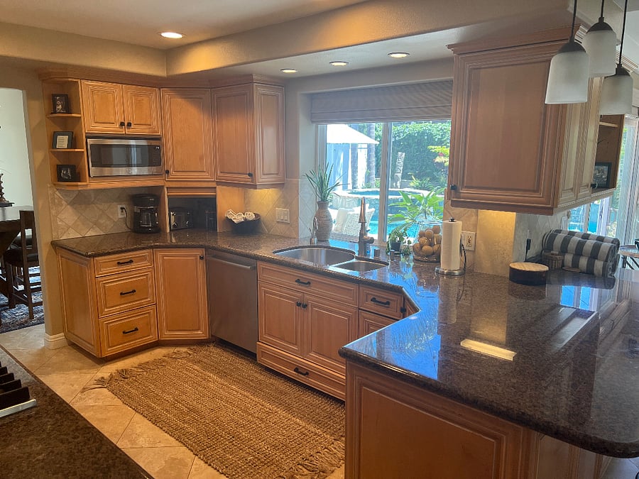 Fully equipped cook's dream kitchen