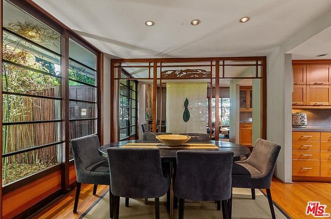 Furnished Finder property 861870_1 photo 15