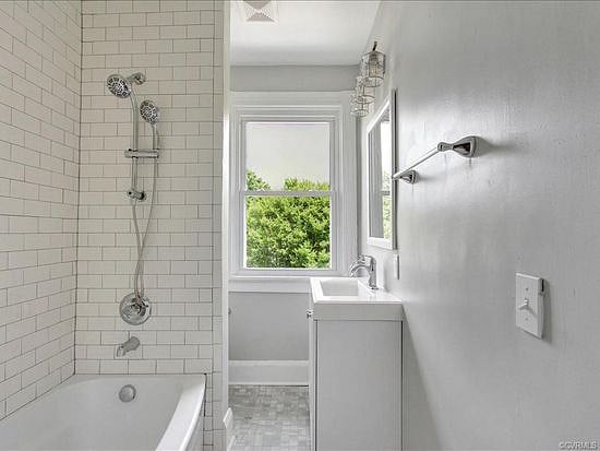 bathroom without decor