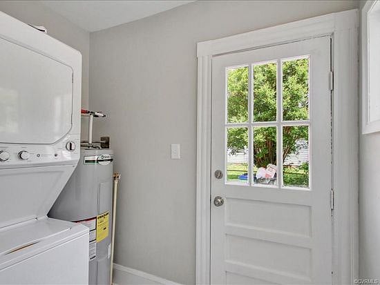 Mudroom with washer/dryer