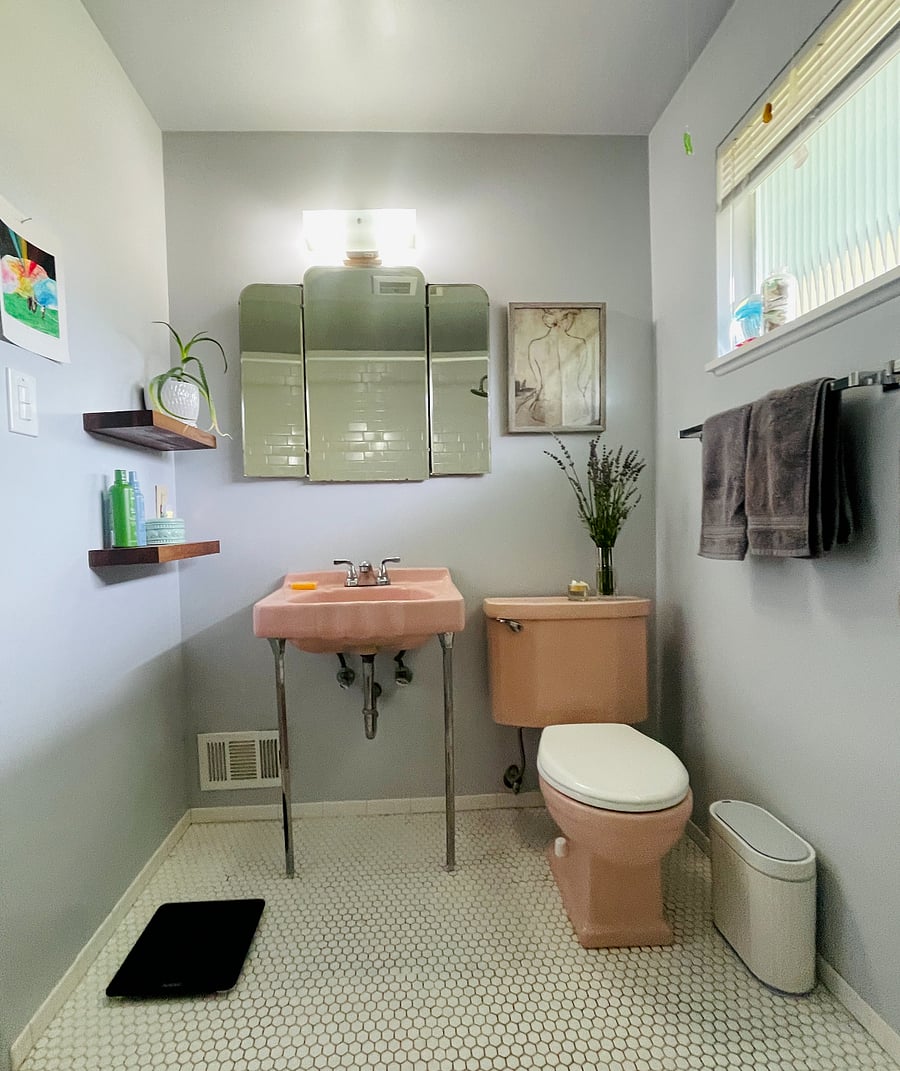 Full Bathroom