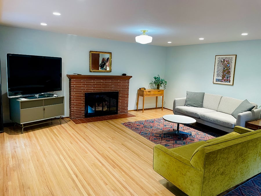 Living Room looking from floor dinning table windows.