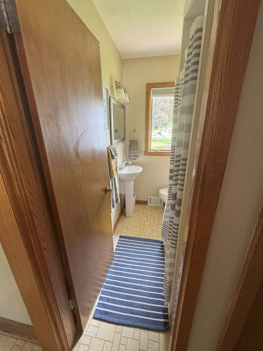 Full bathroom