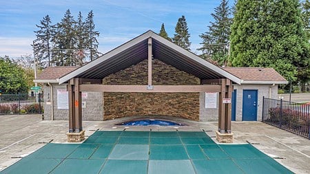 ClubHouse Jacuzzi