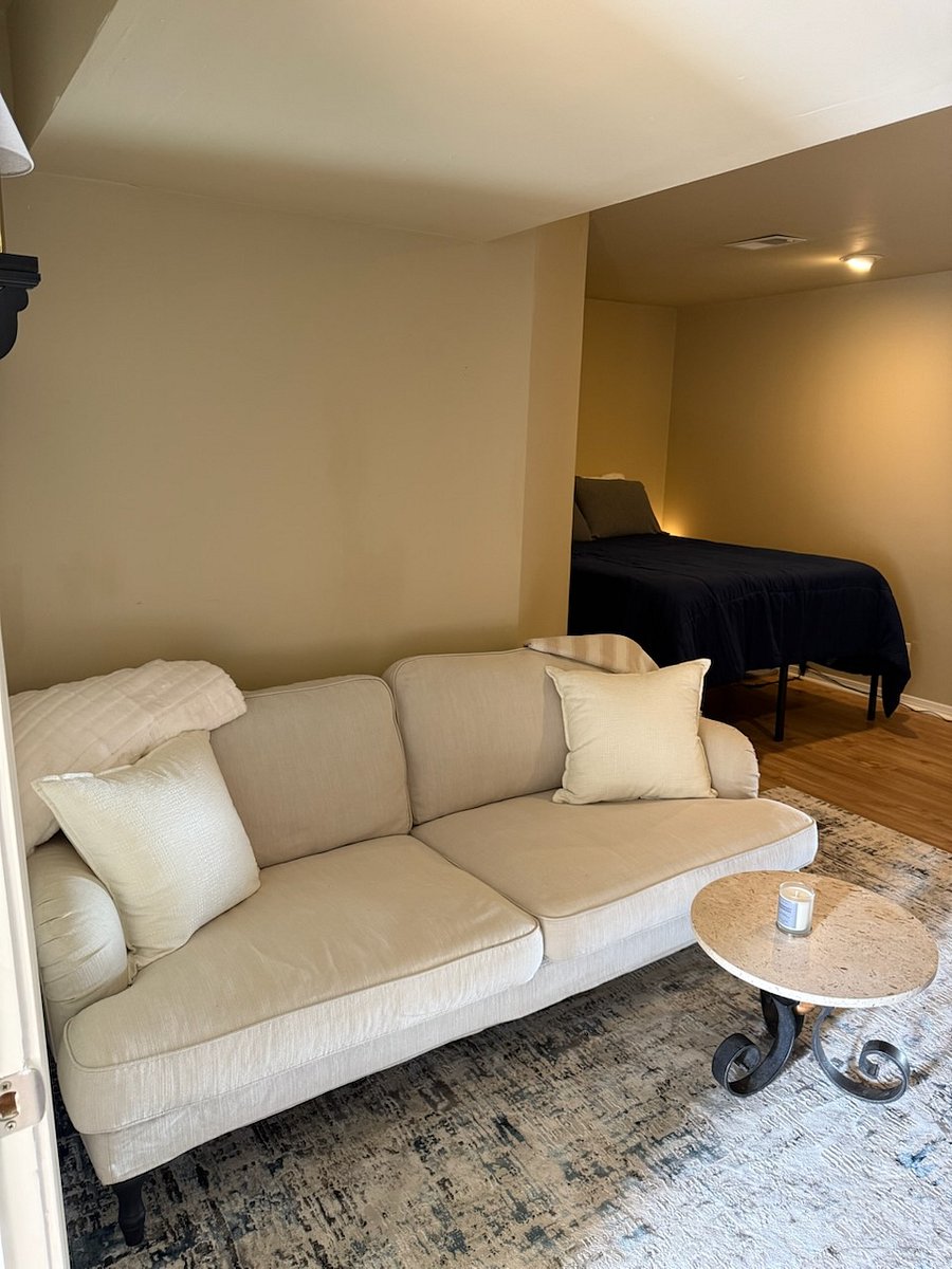 Second bedroom sitting area