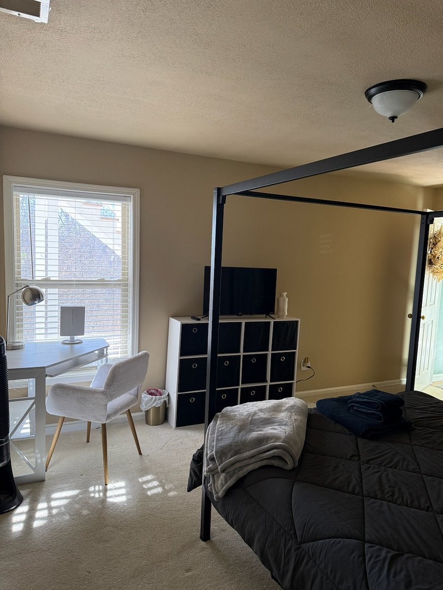Main Bedroom 1