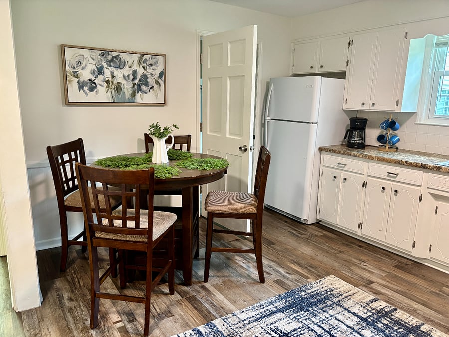 Eat in Kitchen