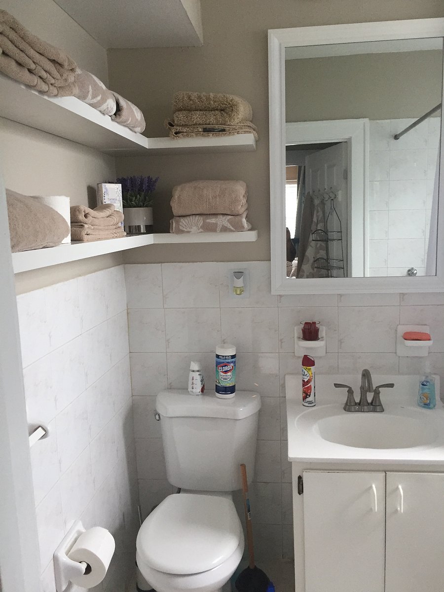 Bathroom - fully stocked with shampoo, toilet paper, towels, mothwash, toothpaste, etc. 
