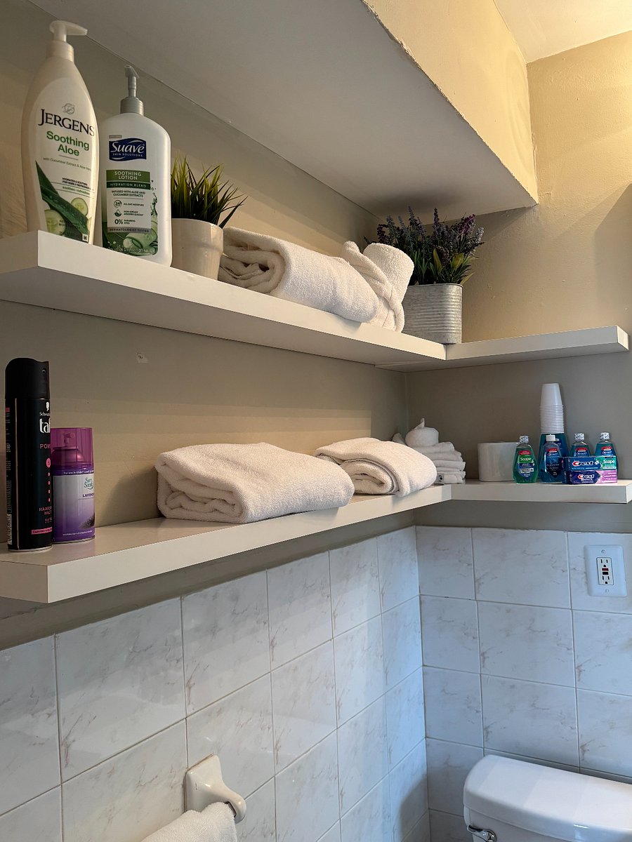 Bathroom - fully stocked with shampoo, toilet paper, towels, mothwash, toothpaste, etc.