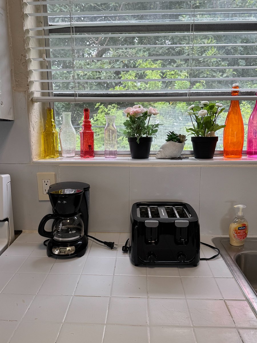Coffee maker and toaster