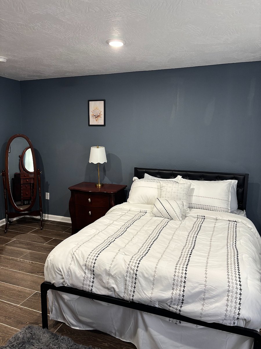 First floor Bedroom 1
