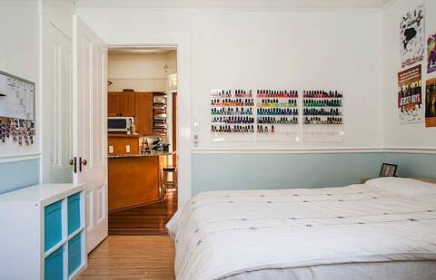 Room 1. (decor is now taken down, was daughter's room when photos taken)