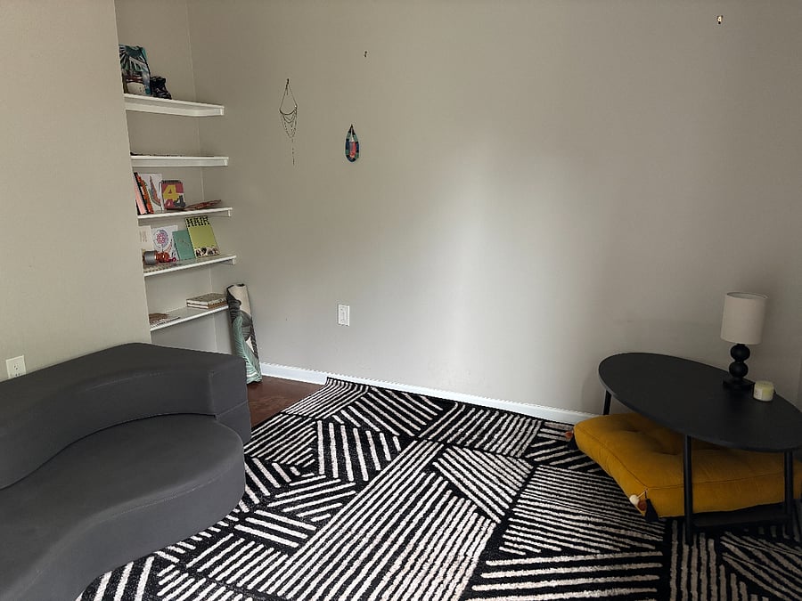 Zen Room / Creative Studio / Guest room with Closet