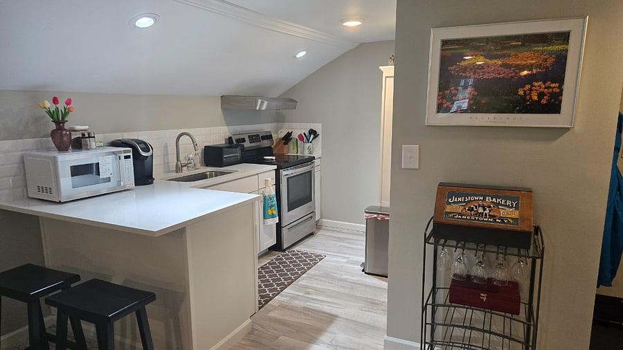 kitchen - counter, sink & stove
