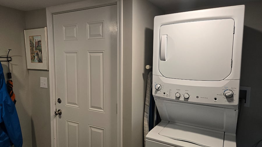 stacked clothes washer/dryer