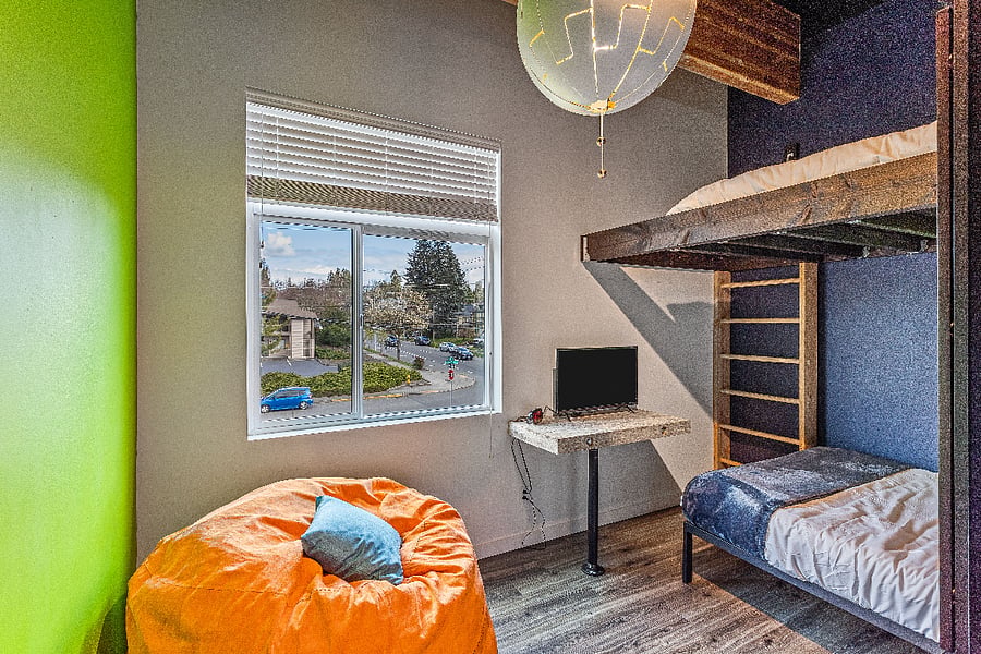 1st guest room with 2 queen beds.