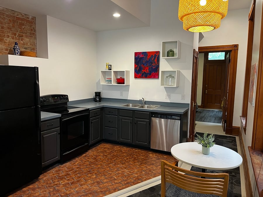 Kitchen & Dining Area